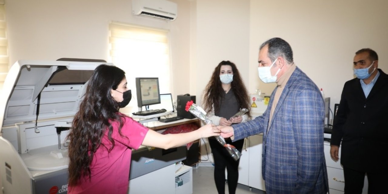 Başkan Tanış, Kadınlar Günü’nde Sağlık Çalışanlarını Unutmadı