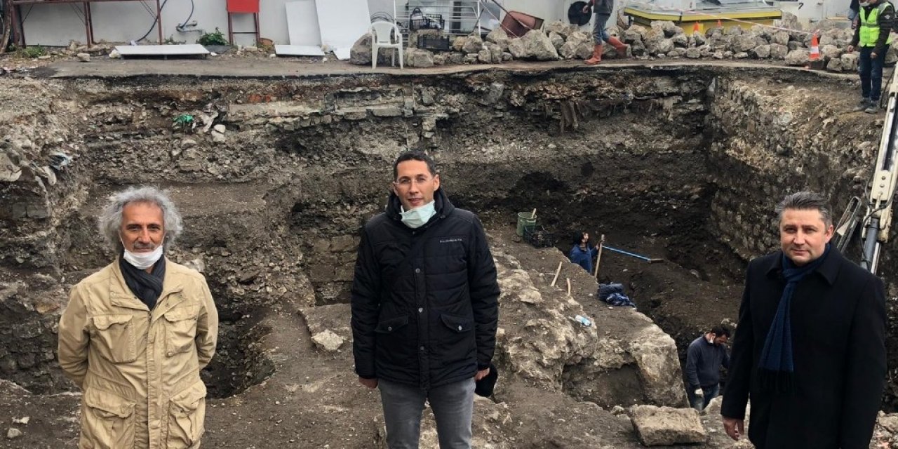 Turizmcilerden Hadrianus Limanı Kalıntıları İçin ’arkeopark’ Teklifi
