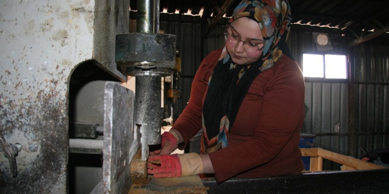 Tonluk Mermerleri Erkekler Değil ‘kadınlar’ İşliyor