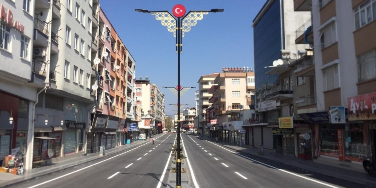 Serik’te Prof. Dr. Yaşar Uçar Caddesi Çift Yönlü Ulaşıma Açıldı