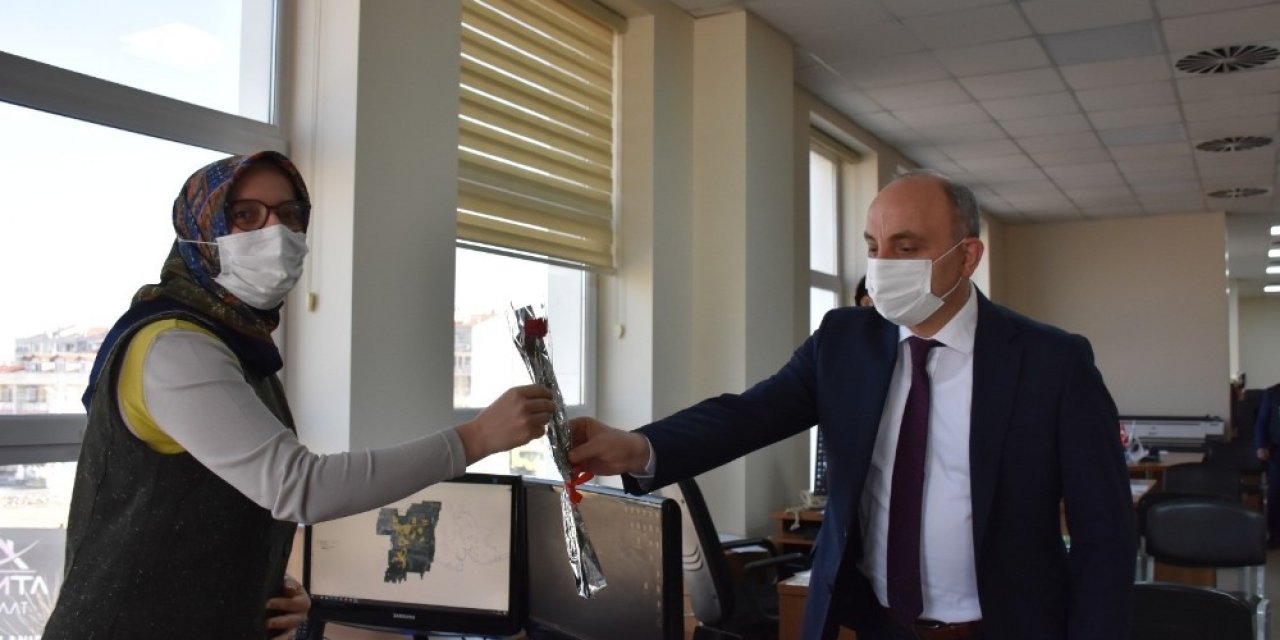 Başkan Kılıç, Sağlık Ve Belediye Çalışanlarının Kadınlar Günü’nü Kutladı