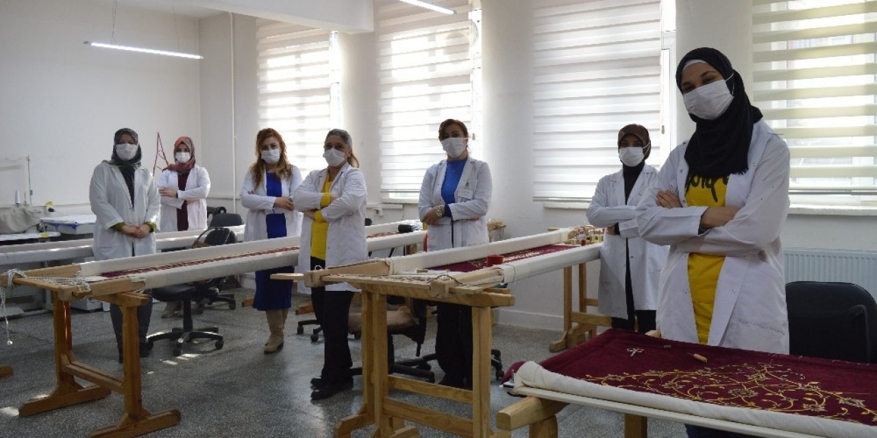 Kadınlar Bu Okuldan Dünyaya Açılıyor