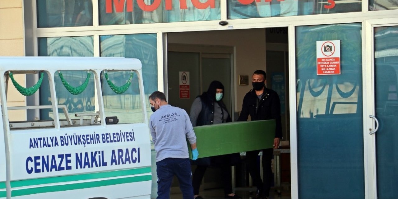 Dört Aydır Kayıp Genç Kadının Cesedi Asansör Dairesinde, Tanınmaz Halde Bulundu