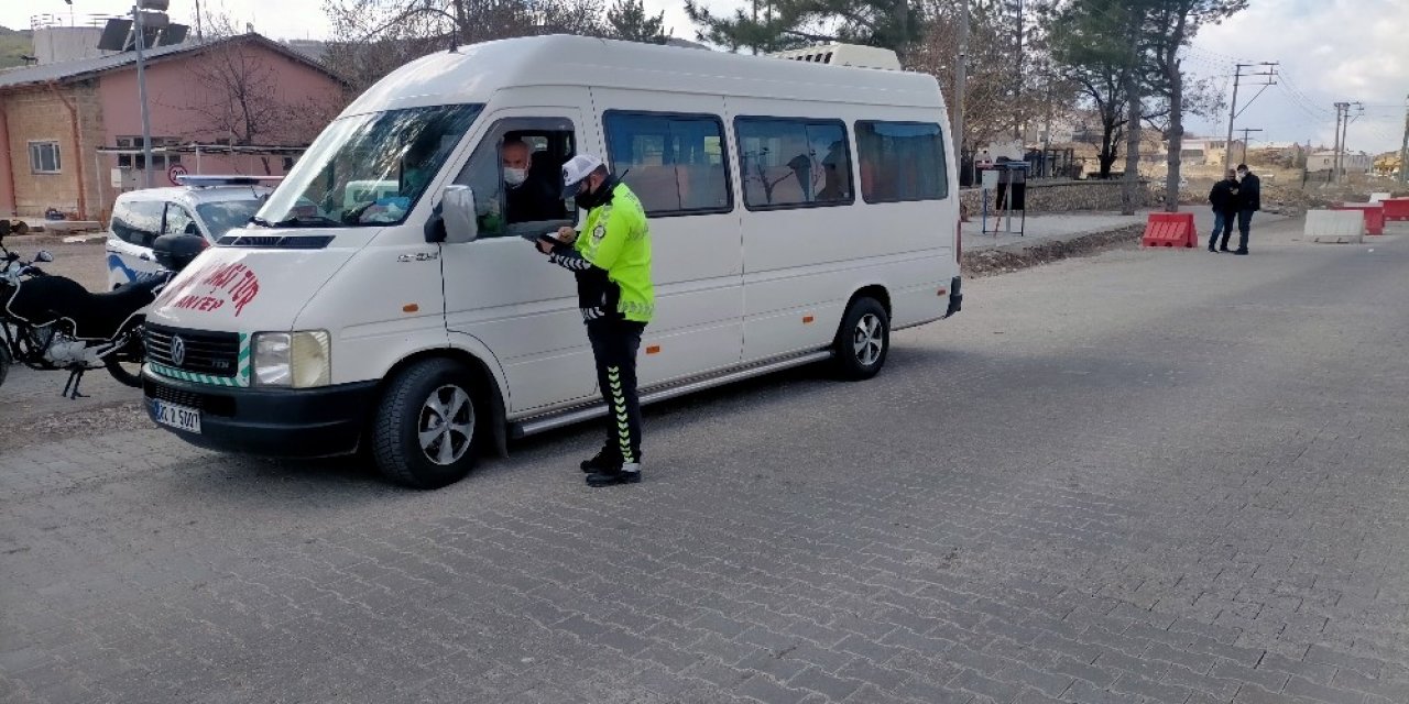 Gölbaşı’nda Kısıtlamayı İhlal Eden 115 Kişiye Ceza Kesildi