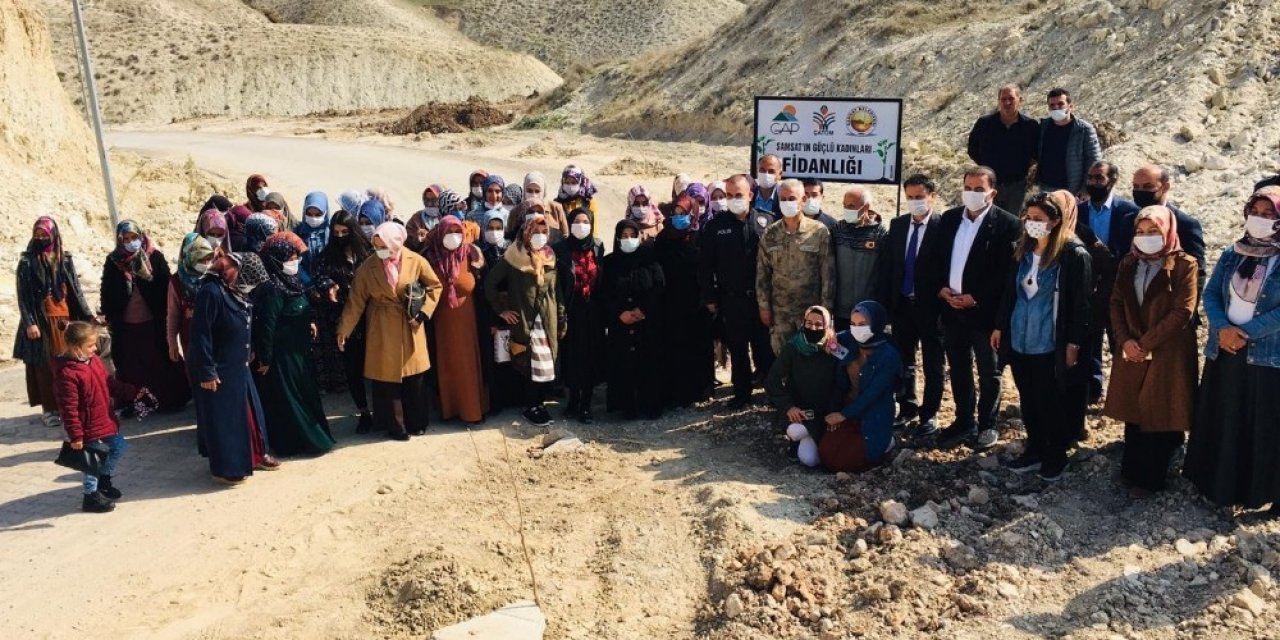 Samsat’ta Kadınlar Meyve Fidanlarını Toprakla Buluşturdu