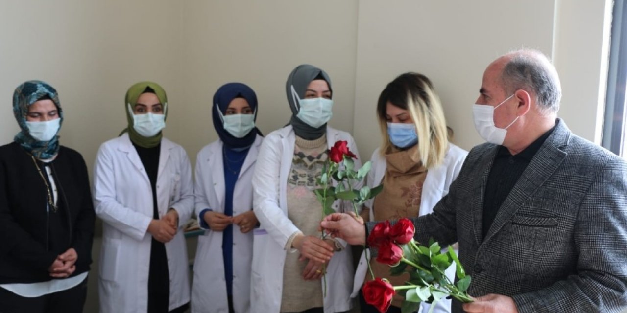 Başkan Yaptırmış 8 Mart Kadınlar Gününü Kutladı