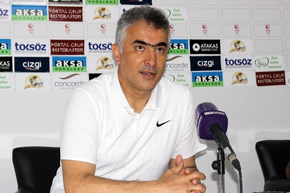 Kasımpaşa, Teknik Direktör Mehmet Altıparmak ile yollarını ayırdı.