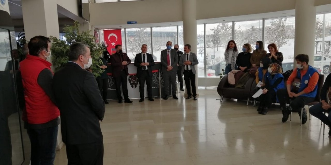Kadınlar İçin Çaldı Söylediler