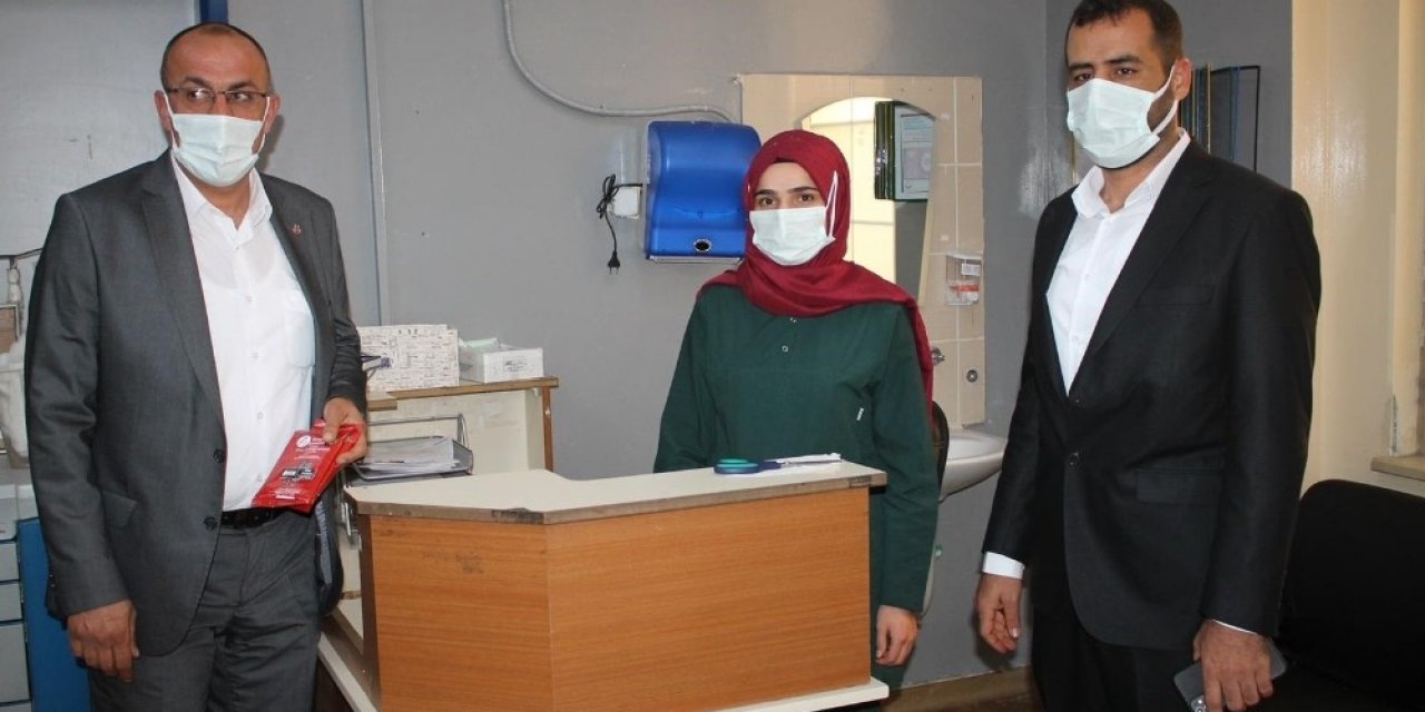 Polis Ekipleri Kadınlar Gününü Kutladı