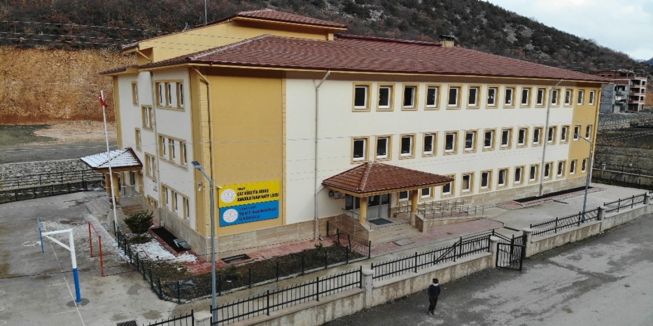 Tokat’ta 30 Öğretmen İzole Edildi, Okulda Eğitime Ara Verildi