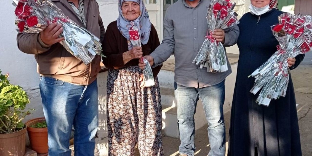 Muhtar Mahallenin Kadınlarını Unutmadı