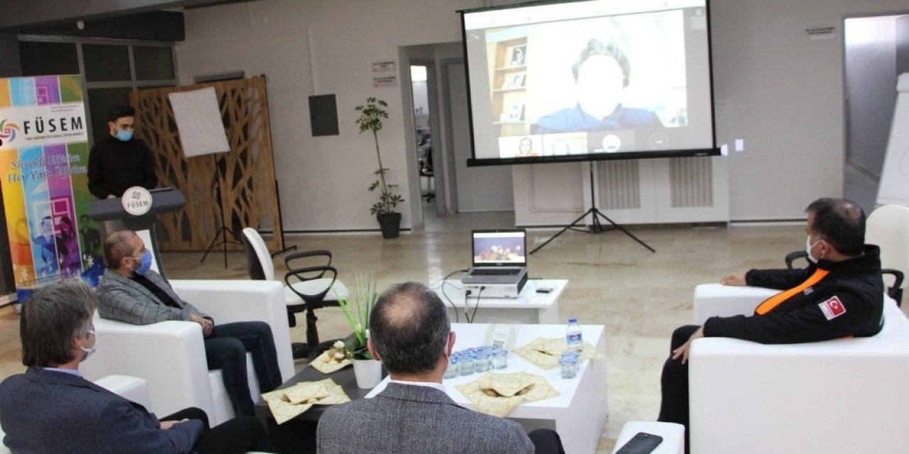 Fü’de “günümüzde Kadın” Programı