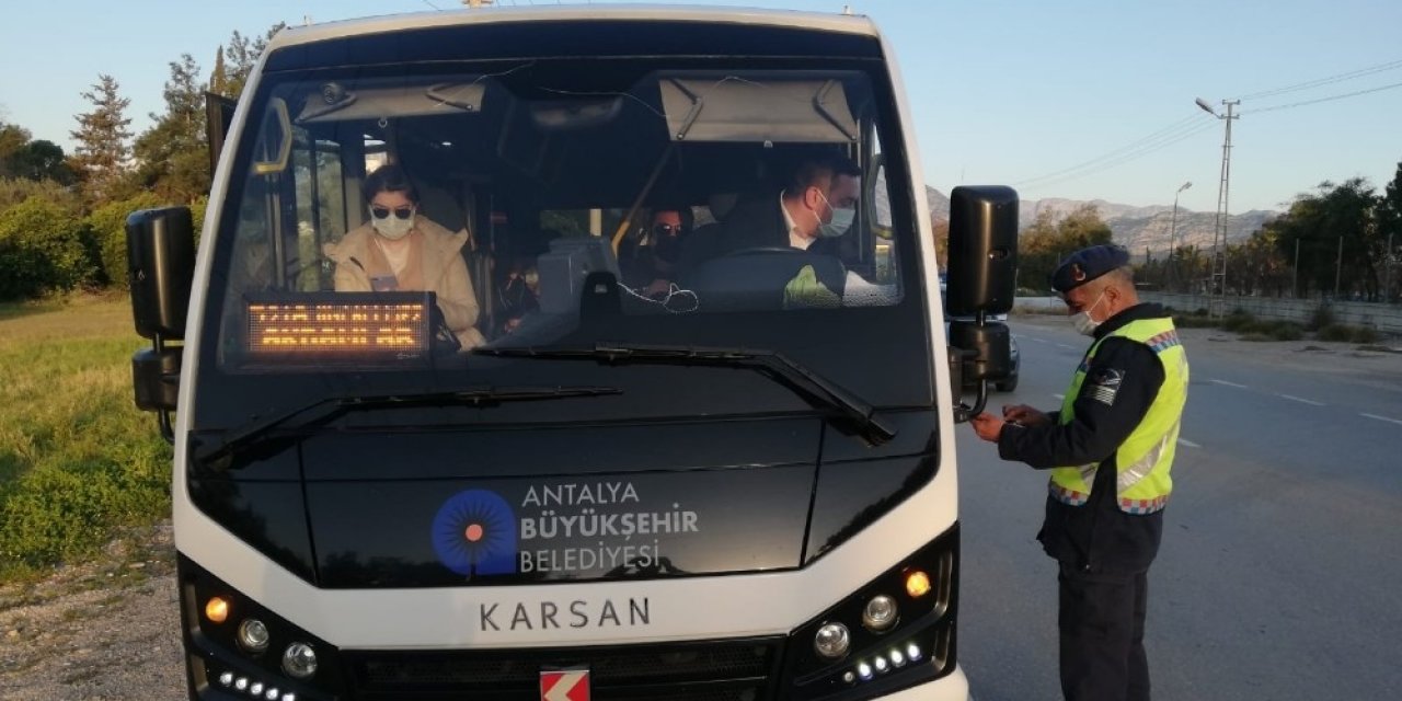 Jandarma, 8mart Dünya Kadınlar Günü’nde Şehit Ve Gazi Annelerini Unutmadı
