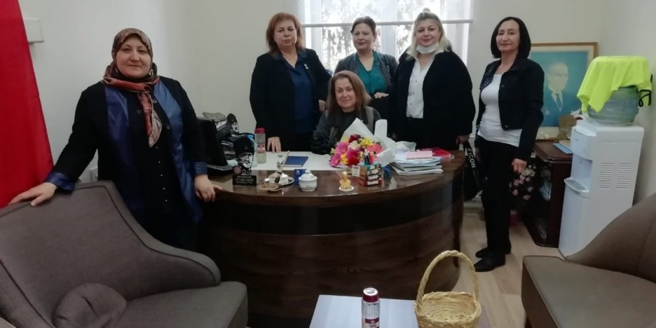 Mhp’li Kadınlardan Anlamlı Ziyaret