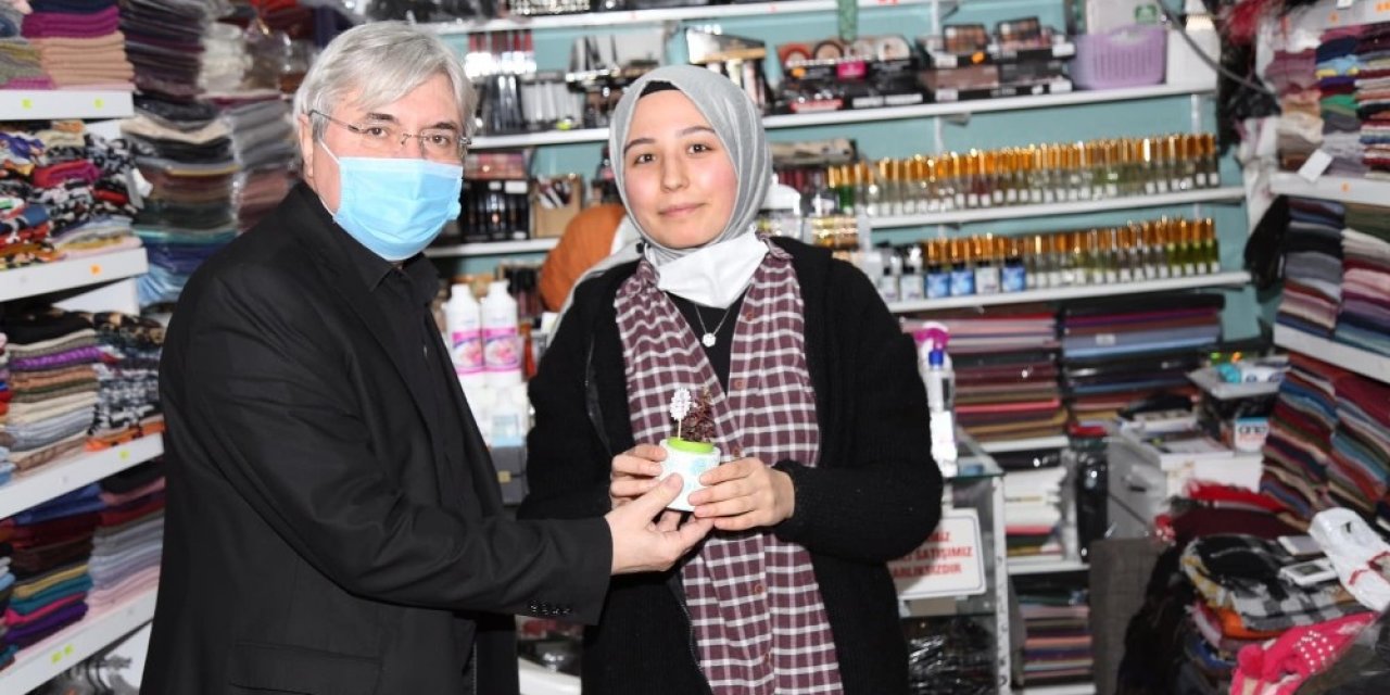 Başkan Cengiz 8 Mart’ı Çalışan Kadınlar İle Birlikte Kutladı