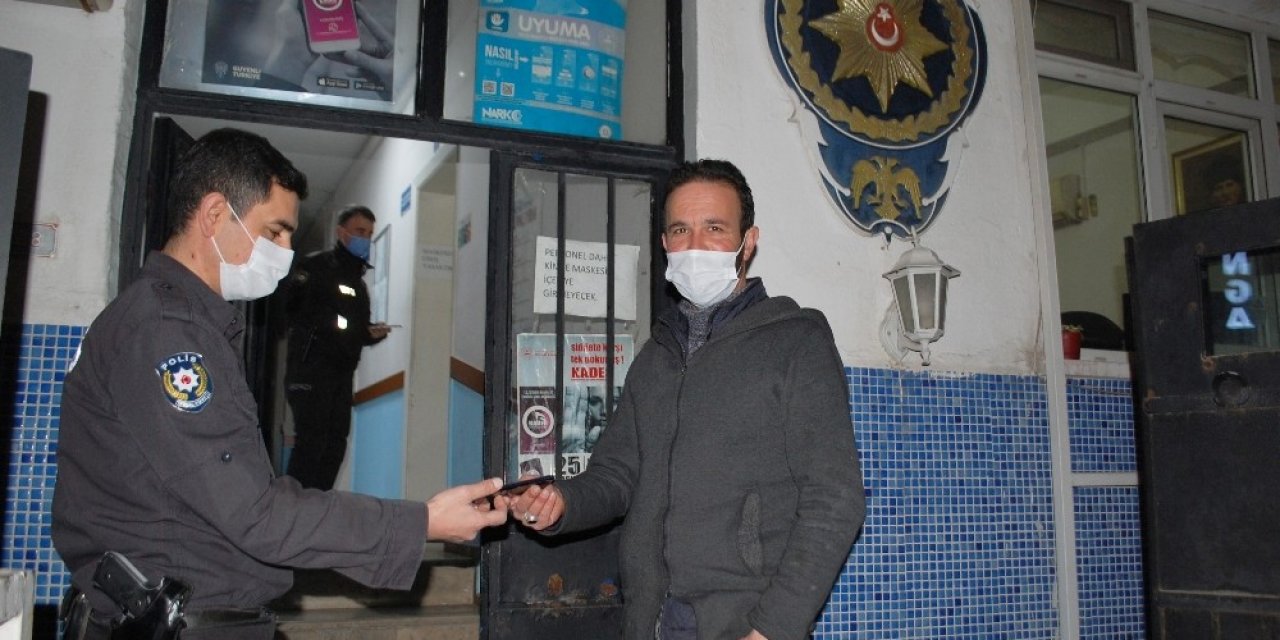 3 Bin Liralık Telefonu 20 Gündür Kayıptı, Bulununca “insanlık Ölmemiş” Dedi