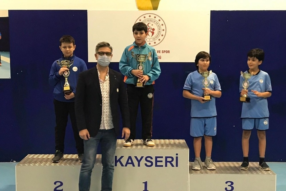 Cumhuriyet Kupası minikler, küçükler Masa Tenisi İl Birinciliği müsabakaları tamamlandı