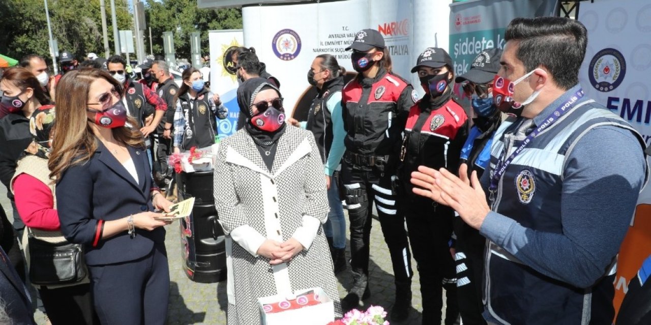 En İ̇yi Narkotik Polisi Anne Projesi Ve Kades Uygulamasının Tanıtımı Yapıldı