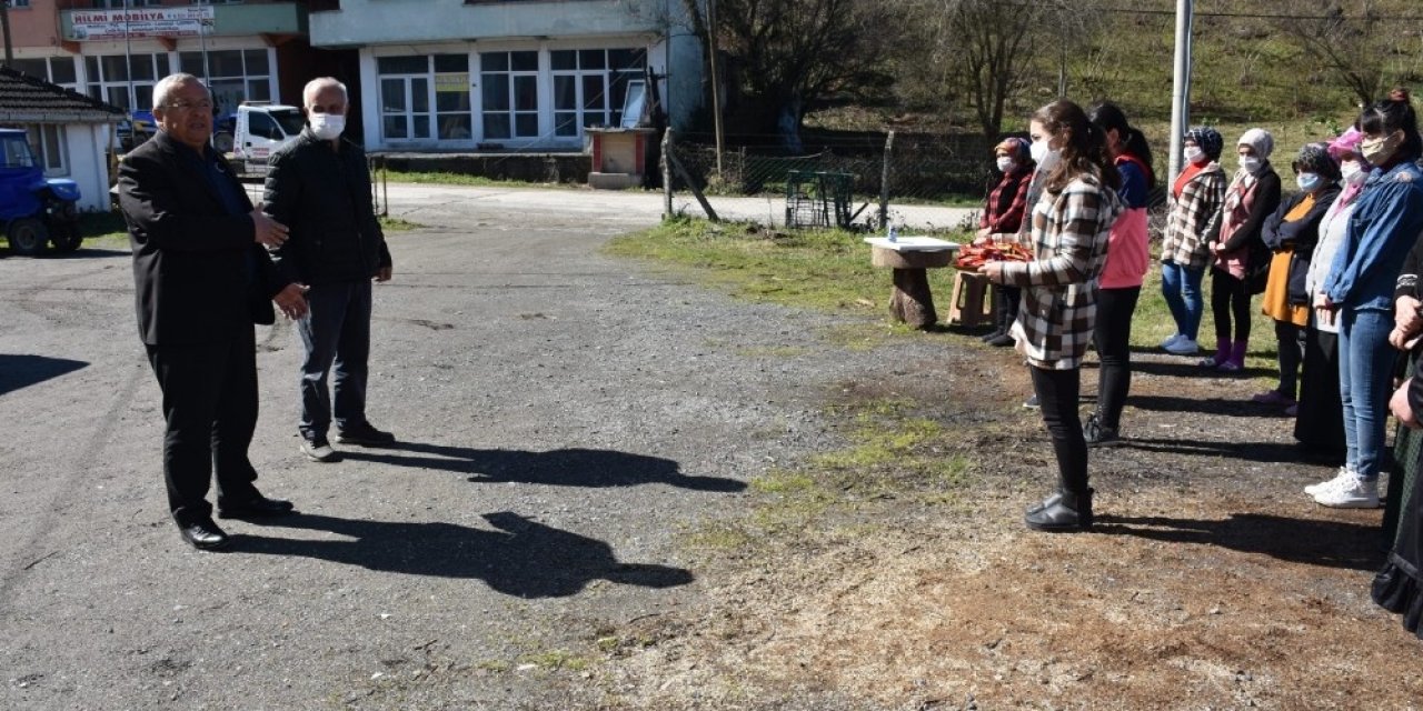 Başkan, Kadın İşçilerin Gününü Kutladı