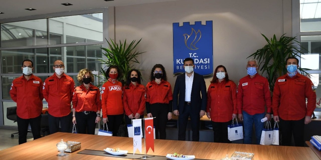 Başkan Günel, Depremin Kahramanlarıyla Buluştu