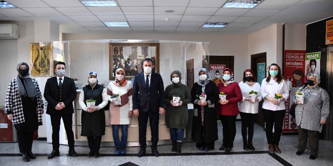 Pursaklar Belediye Başkanından, Kadınlar Gününe Özel Jesti