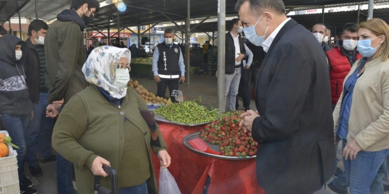 Başkan Özyiğit, Mahallelerde Vatandaşların Taleplerini Dinliyor