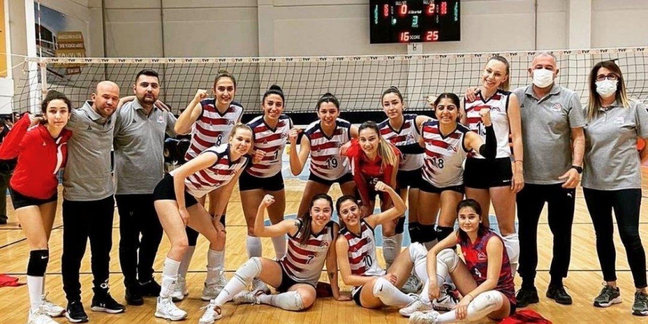 Mersin Büyükşehir Belediyesi Gsk Kadın Voleybol Takımı, Play-off’a Hazırlanıyor