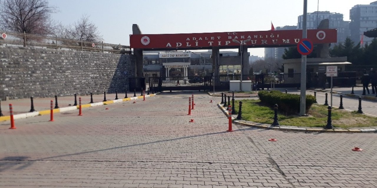 Çekmeköy’de İnşaat Çukurunda Ölü Bulunan Kardeşlerin Cenazesi Adli Tıp Kurumundan Alındı