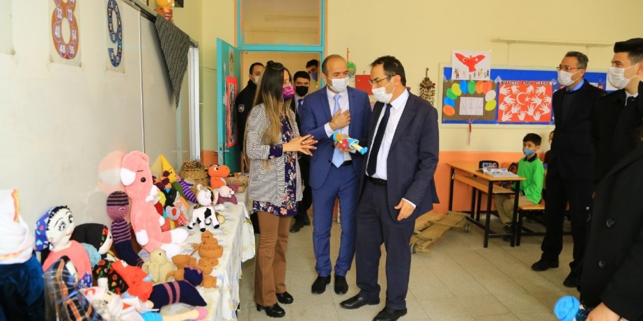 Hadim’de İlkokul Öğrencilerinden “atadan Toruna Oyuncaklar” Sergisi