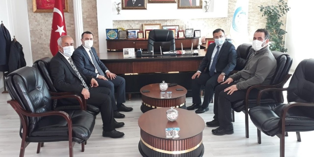 Van Büyükşehir Belediyesi Heyetinden Başkan Ensari’ye Ziyaret