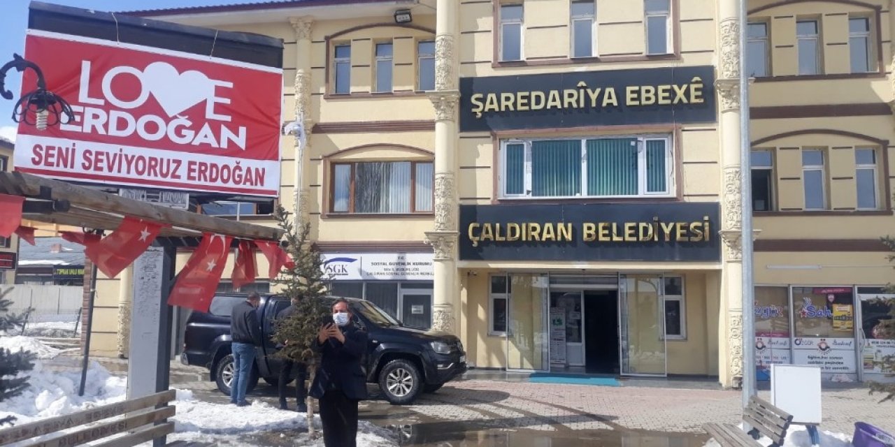 Çaldıran’da ‘love Erdoğan’ Pankartı