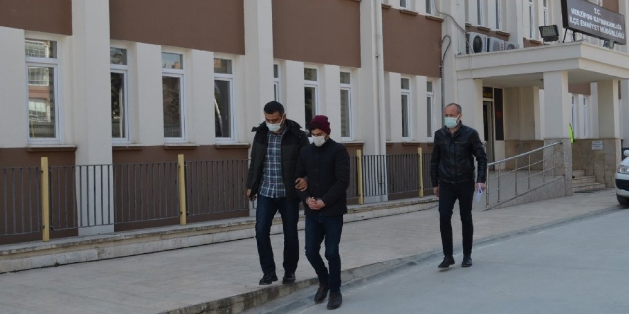Yolculuk Yapacaktı, Tutuklandı