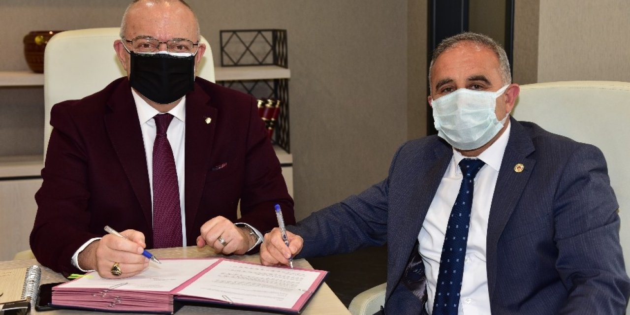 Gördes’te İş Merkezi Ve Katlı Otopark İçin İmzalar Atıldı