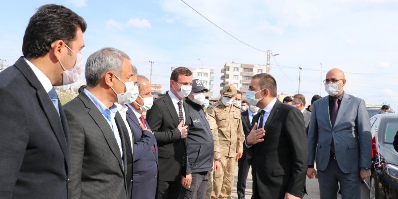 Siirt Valisi Hacıbektaşoğlu, Aralarında Husumet Bulunan İki Aileyi Barıştırdı