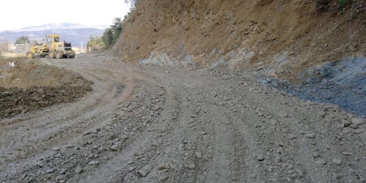 Heyelan Yaşanan Yolda Çalışmalar Tamamlandı