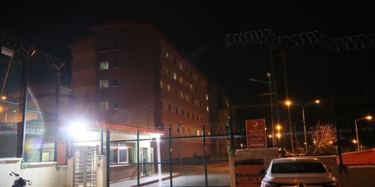İ̇zmir Valiliğinden Göçmen Geri Gönderme Merkezindeki Yangınla İlgili Açıklama