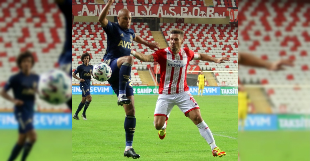 Alman yıldız Podolski’nin golleri Antalyaspor’a yetmedi