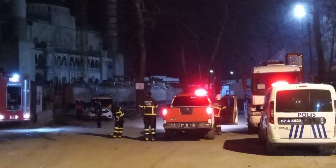 Cami Şantiyesindeki Yangın Korkuttu