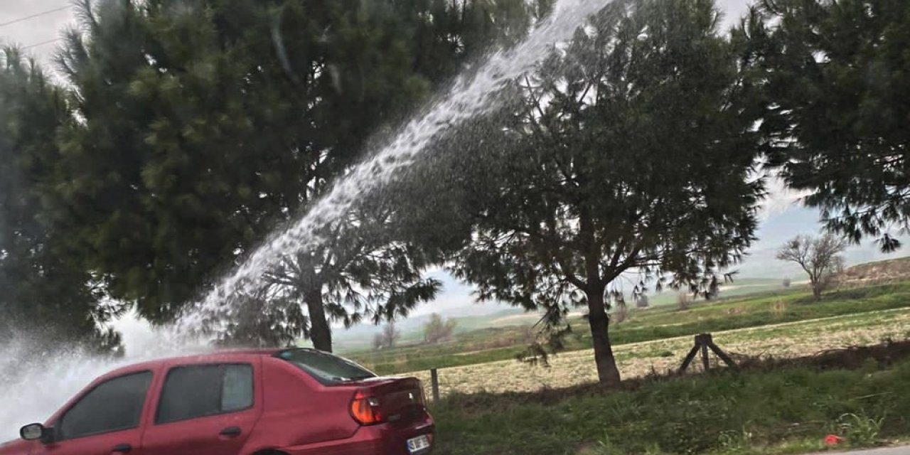 Yanan Otomobilin İmdadına Yangından Dönen Arazöz Yetişti