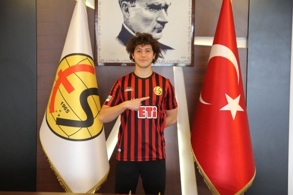 Eskişehirspor Göktuğ ile 5 senelik sözleşme imzaladı