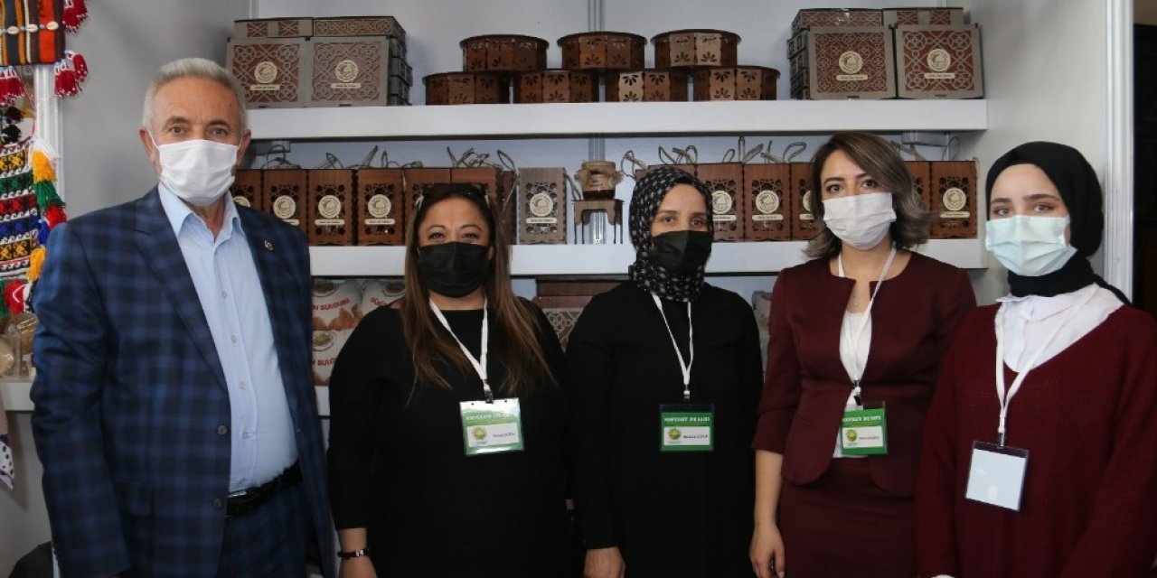 Gürünlü Kadınların Ürettiği Doğal Ürünler Vatandaşların Beğenisine Sunuldu