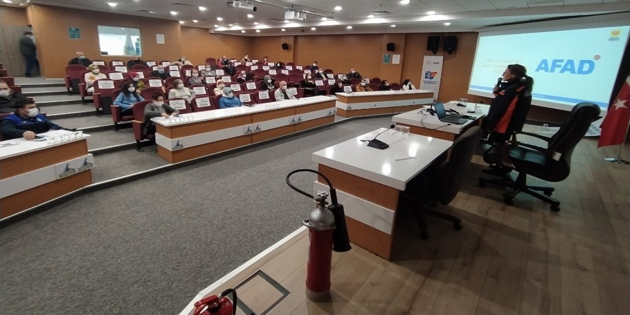 Kartepe’de Personele Afet Eğitimi Verildi