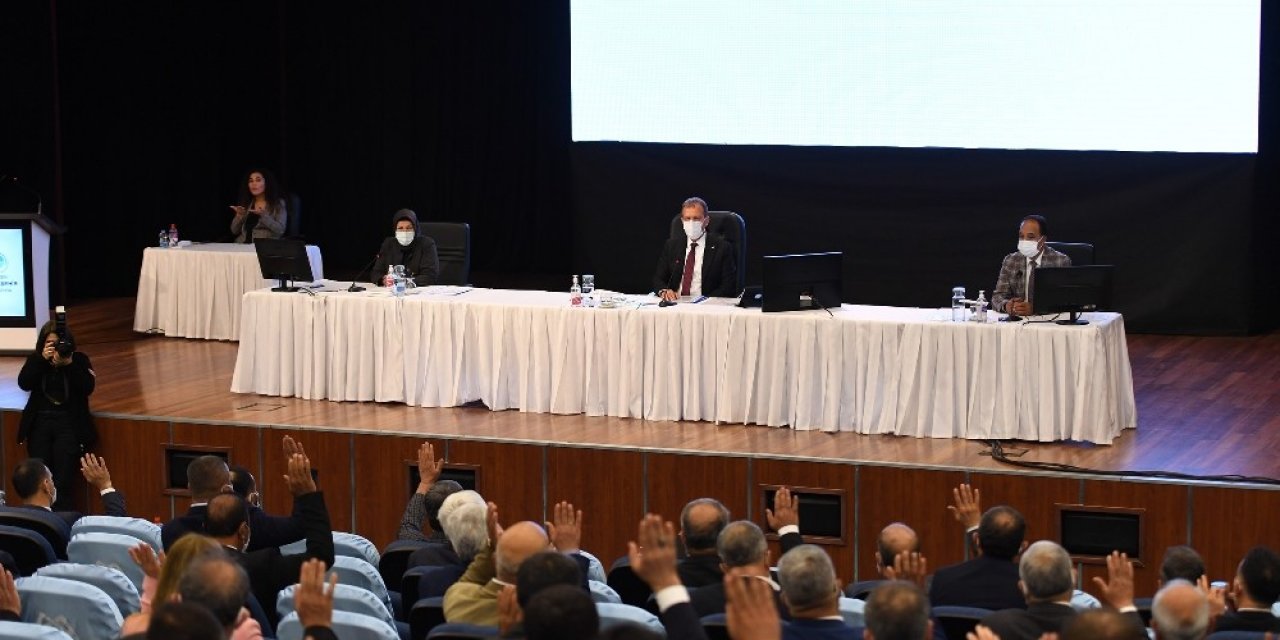 Seçer: "metro Projesi Emin Adımlarla Gidiyor"