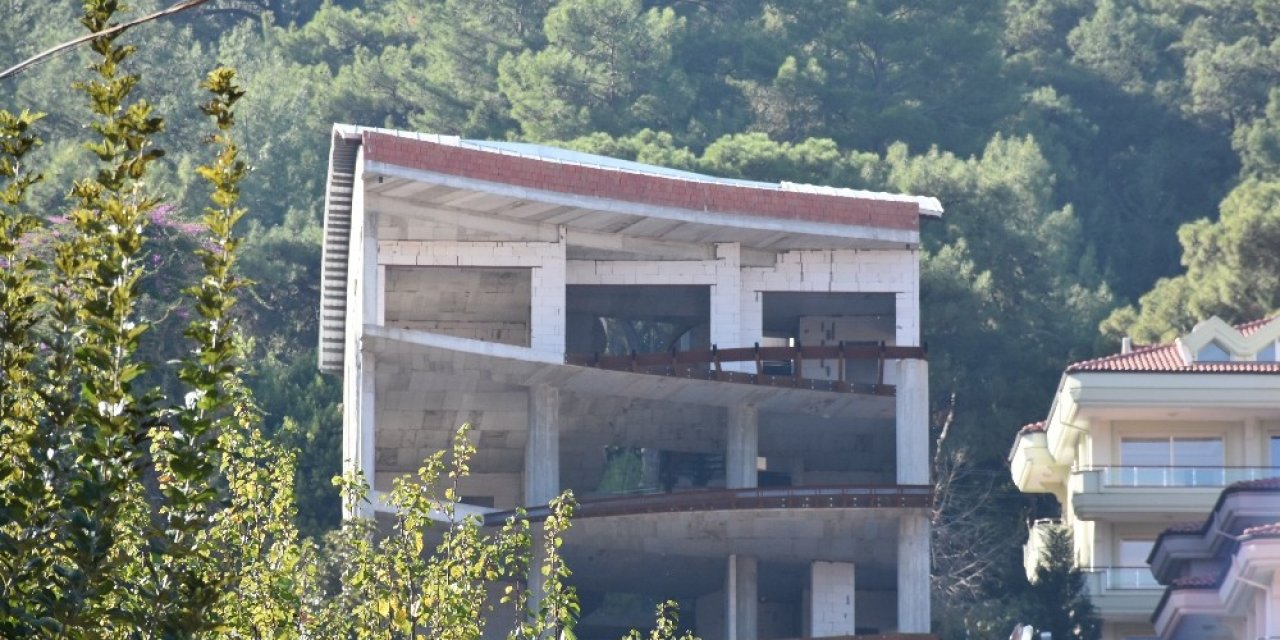 Kenan Evren’in Metrekaresine 35 Lira Ödeyerek Aldığı Arsayı Ve İnşaatı Kimse Satın Almıyor