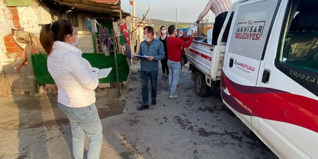 Akhisar Belediyesi’nden Karantinadaki Ailelere Gıda Desteği