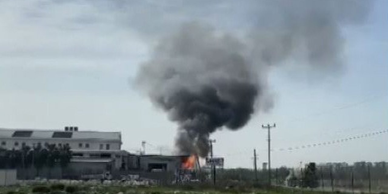 Geri Dönüşüm Fabrikasındaki Yangın Büyümeden Söndürüldü
