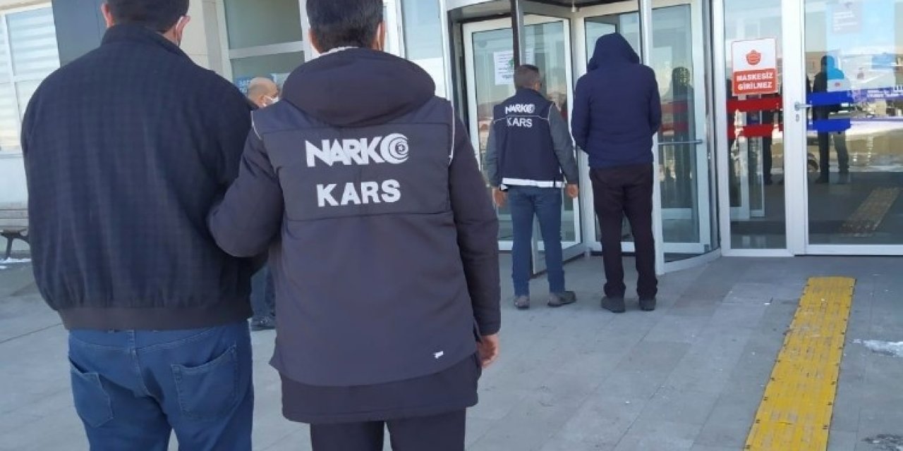 Kars’ta Uyuşturucu Tacirleri Yakalandı
