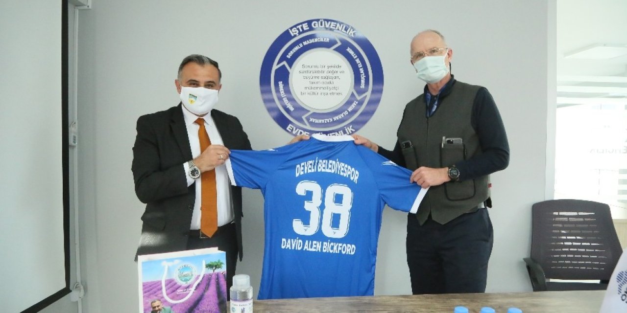 Başkan Cabbar, Voleybol Takımına Desteğinden Dolayı Öksüt Madenciliğe Teşekkür Etti