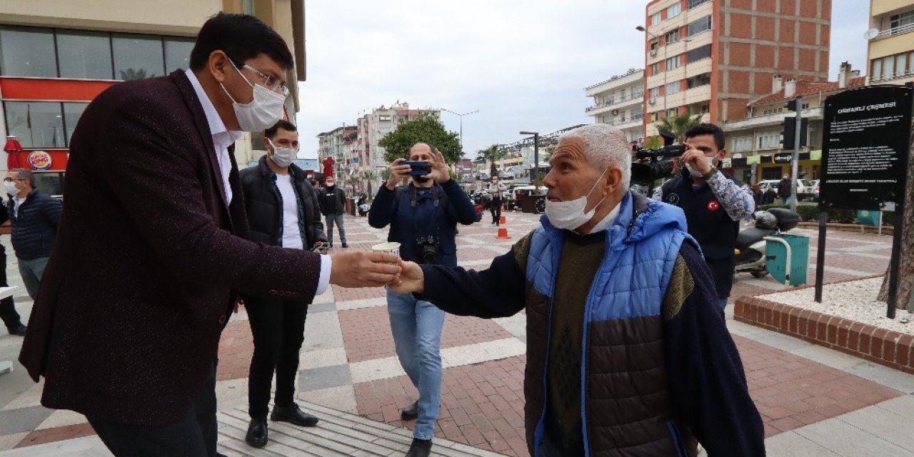 Nazilli’de 5 Bin Kişiye Kandil Şerbeti Dağıtıldı