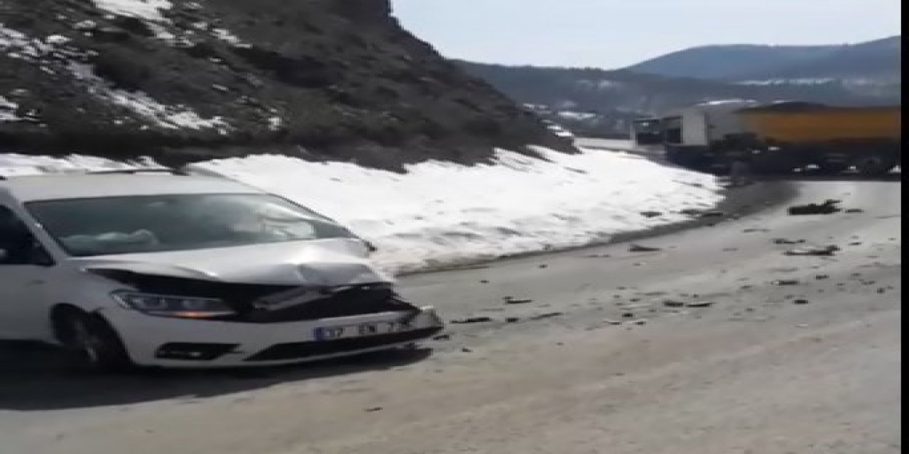 Tır İle Hafif Ticari Araç Çarpıştı: 2 Yaralı